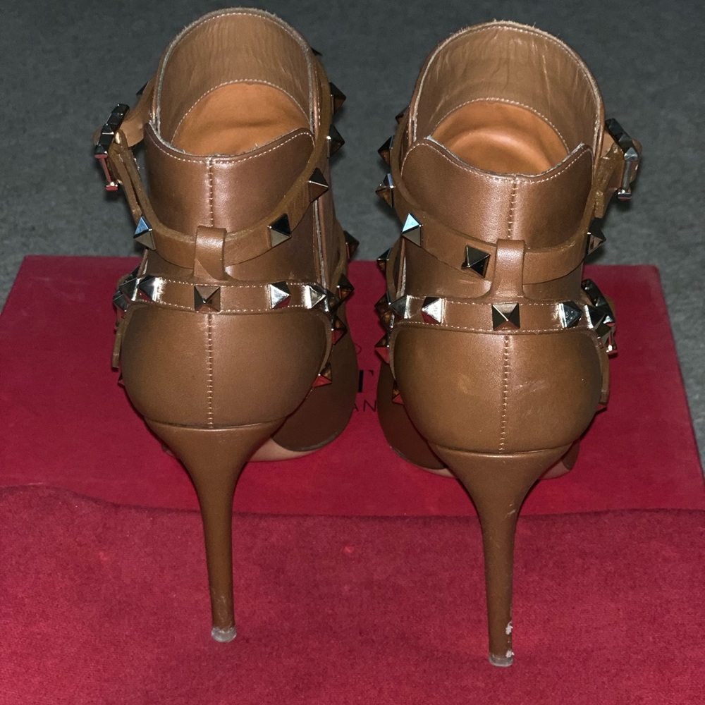 🎈SOLD🎈Authentic Valentino Rockstud booties - Picture 5 of 7